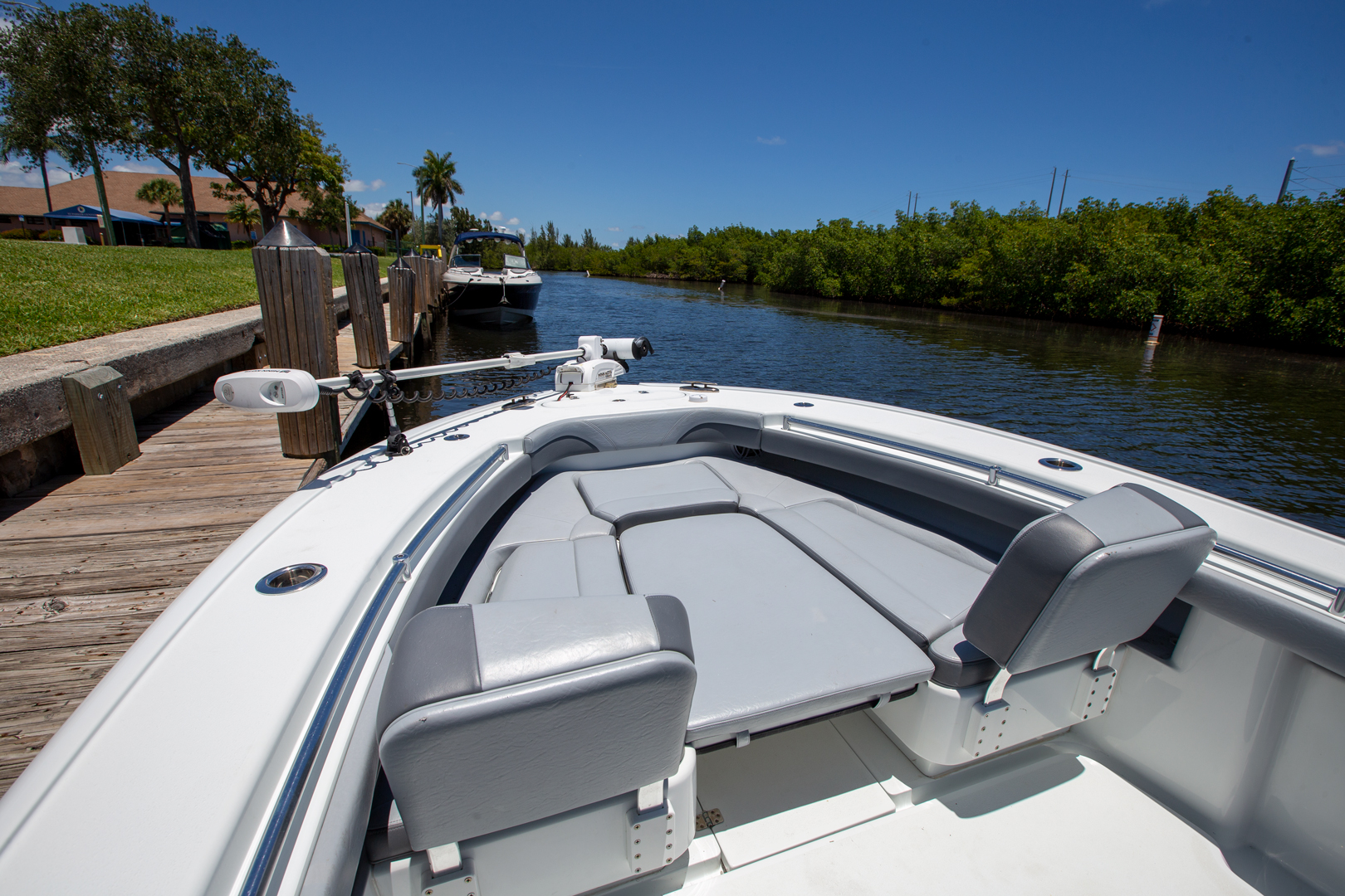 Photo of the Yellowfin 26 Hybrid model