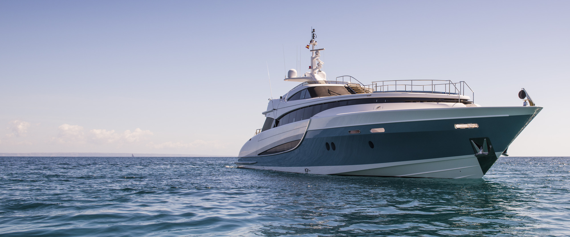 Evolution Yachts Full Screen Picture