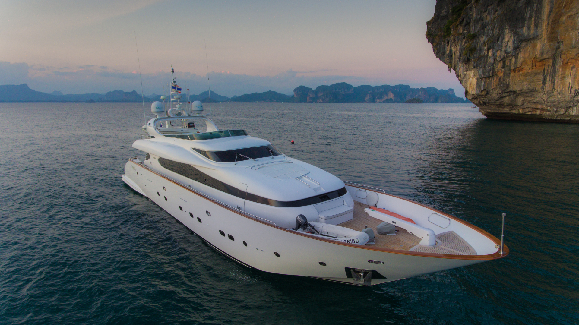 Maiora Yachts Full Screen Picture