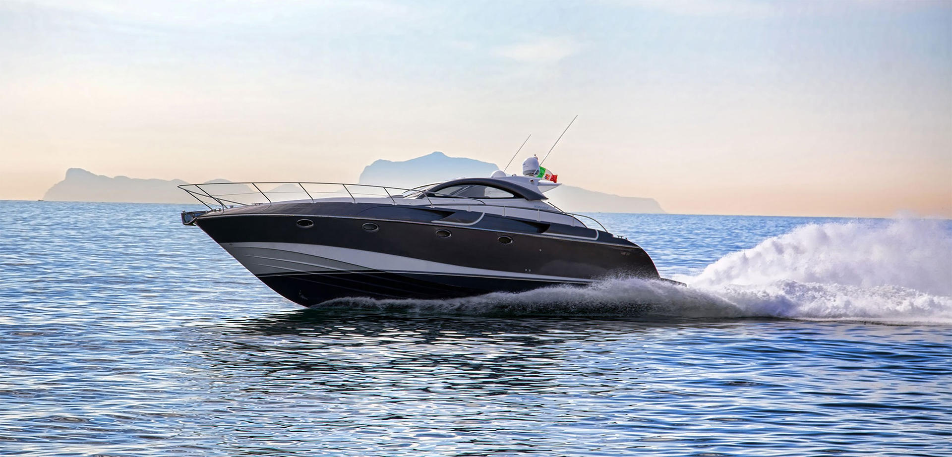 Rizzardi Yachts Full Screen Picture