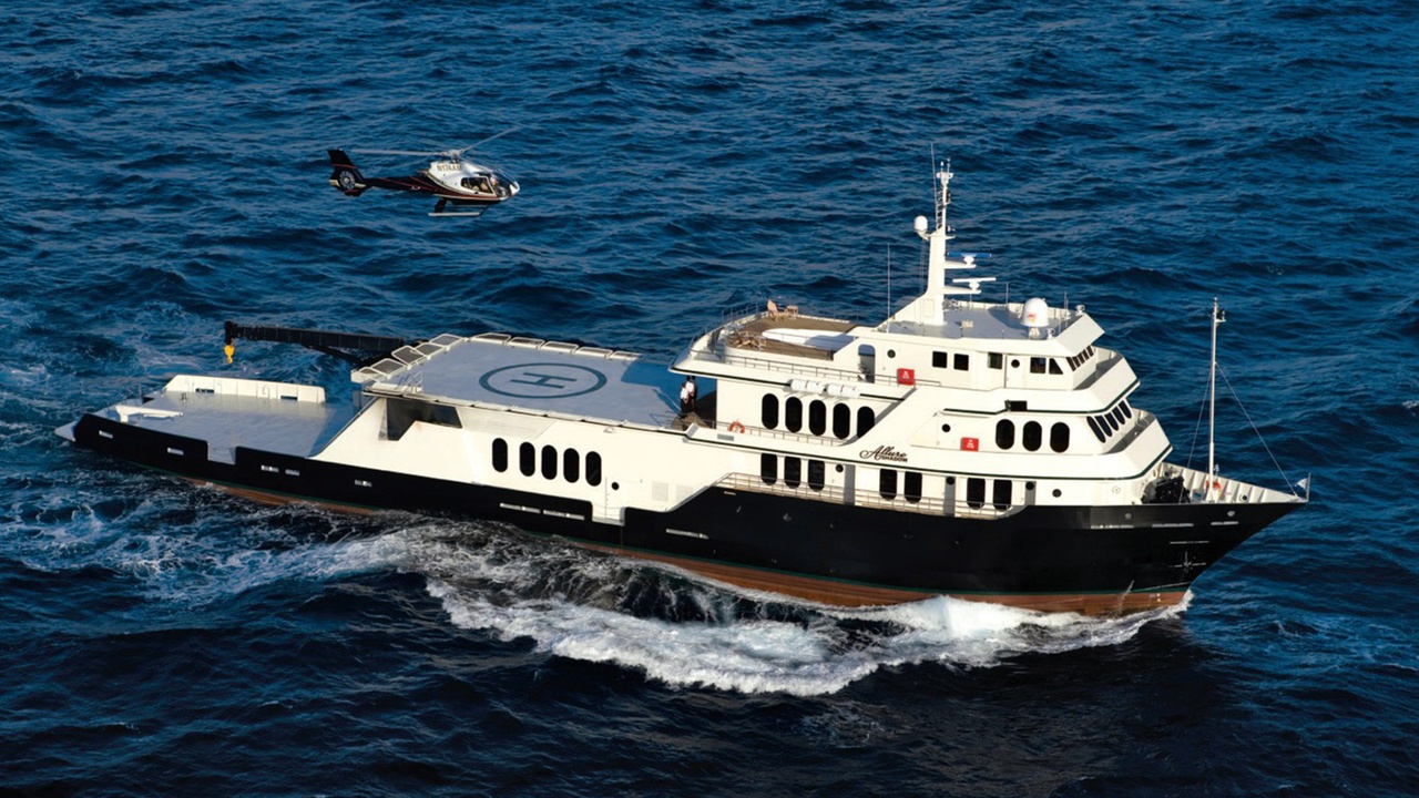 Shadow Yachts Full Screen Picture