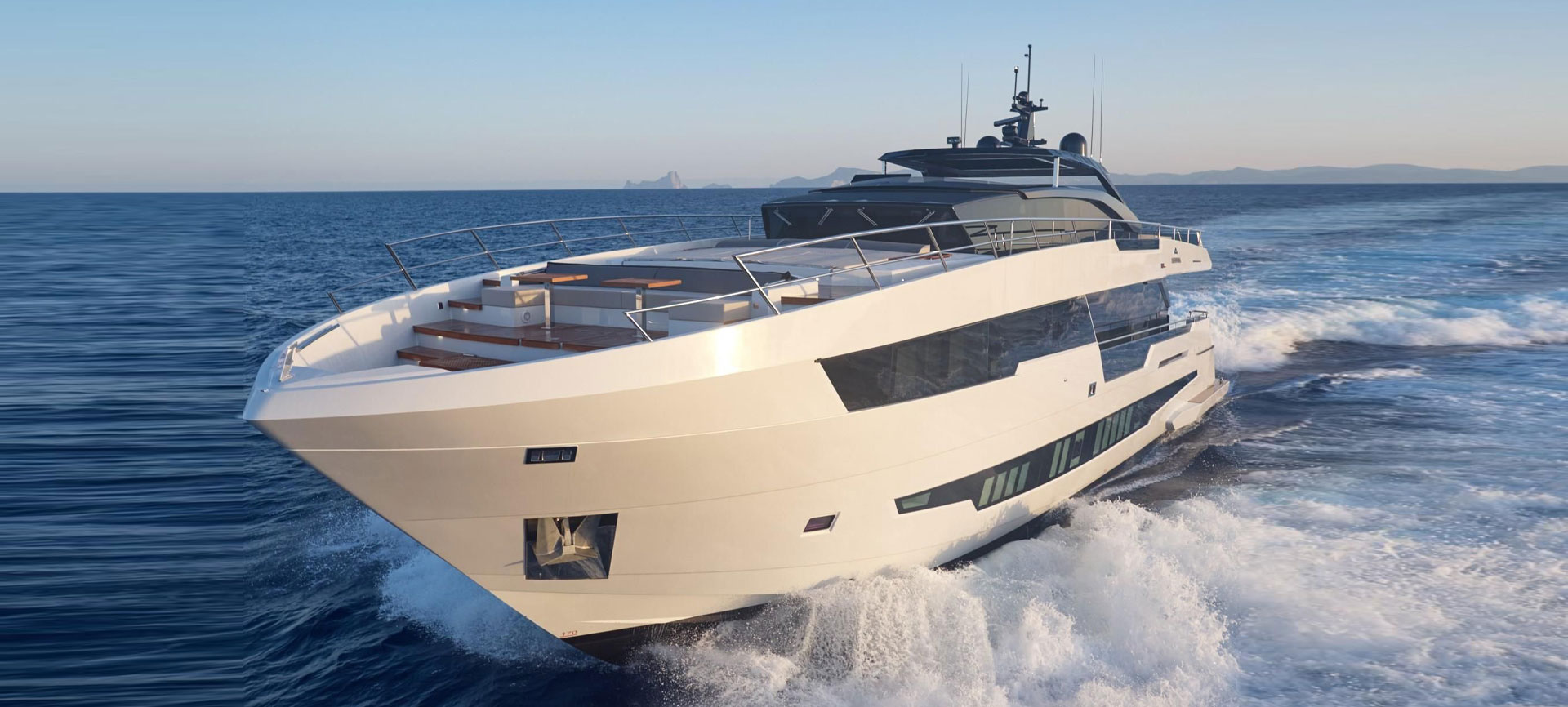 Astondoa Yachts Full Screen Picture