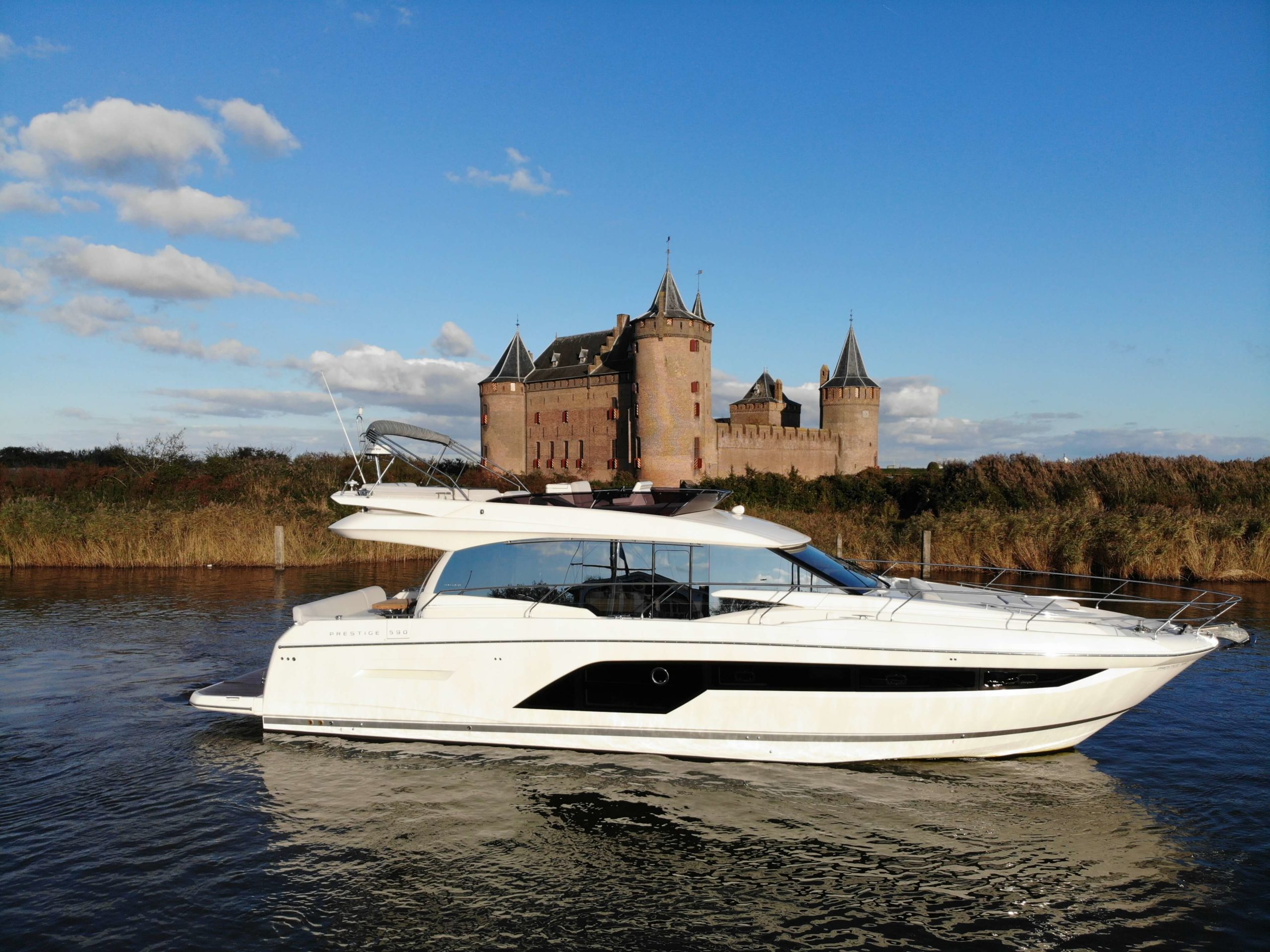 Prestige Yachts Full Screen Picture