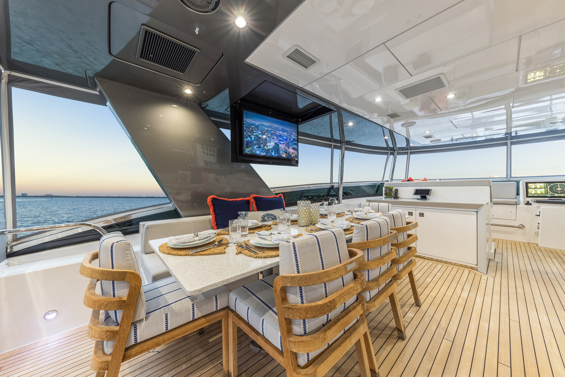 90 flybridge