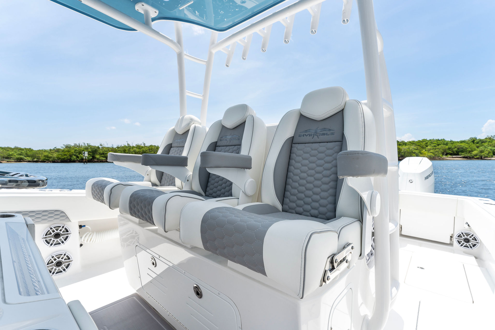 39 invincible triple seating
